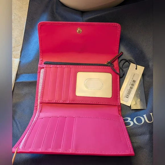New Dooney & Bourke Wexford Leather Flap Wallet in Magenta 6" - Picture 6 of 9